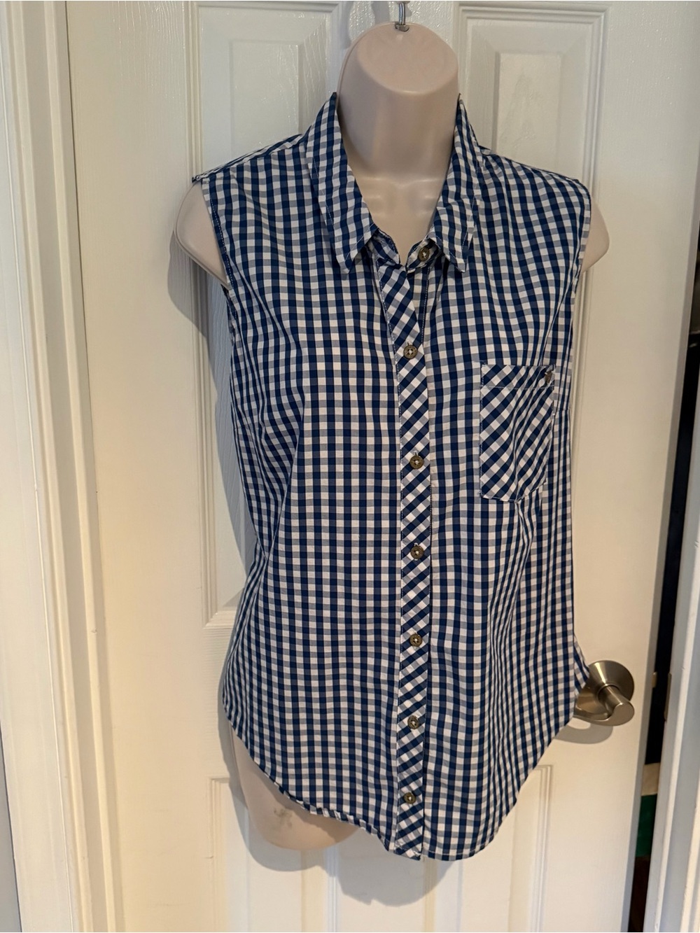 Guess Navy and White Gingham Sleeveless Button-Down Shirt New